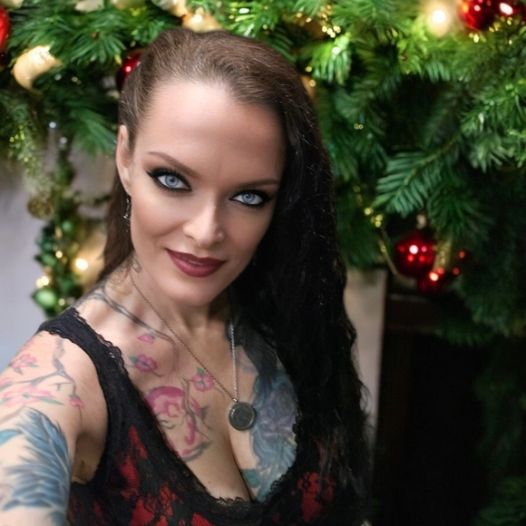 Welcome to my 2nd closet, You will find there's No Judgements or Negativity here - Picture 5 of 17